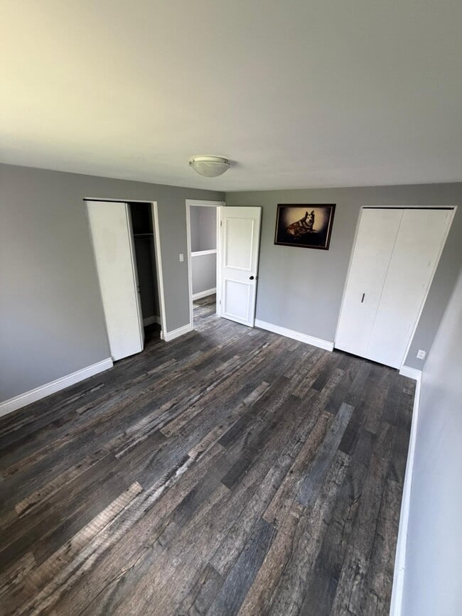 Building Photo - 77 Dalegrove Dr