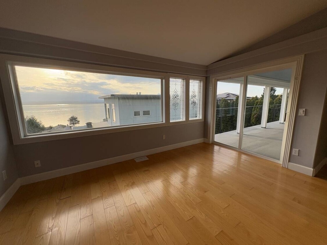 Foto principal - 20405 25th Ave NW