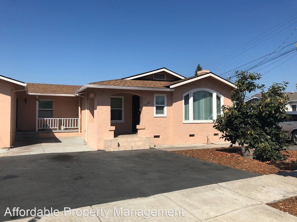 Primary Photo - 2 br, 1 bath House - 21143 Wilbeam Avenue