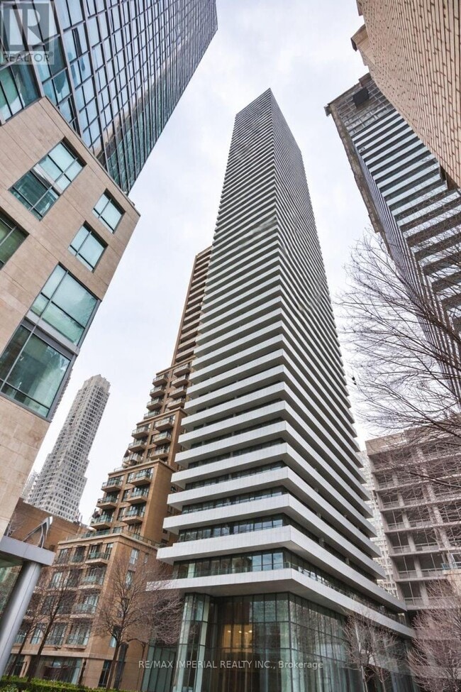 Building Photo - 42 Charles St E