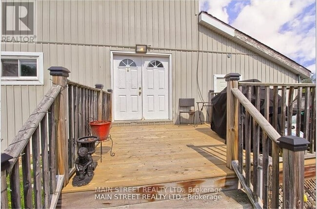 Building Photo - 280-280 Bells Ln