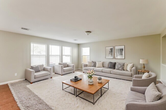 Foto del edificio - 339 Remington Harbor Ct