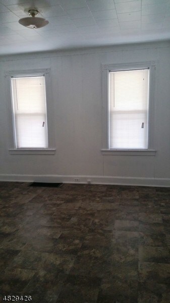 Foto del edificio - 831 W 4th St