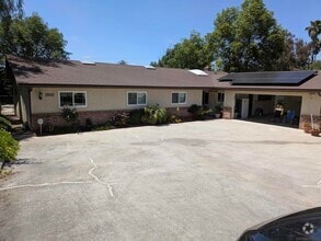 Building Photo - 1510 Sunrise Dr
