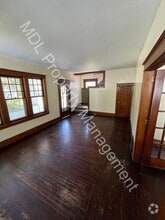 Building Photo - 127 S Bond St