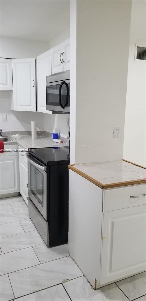 Foto del edificio - 8701 SW 141st St