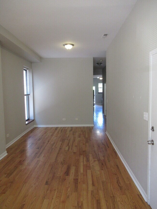 Foto del edificio - 1538 W Monroe St