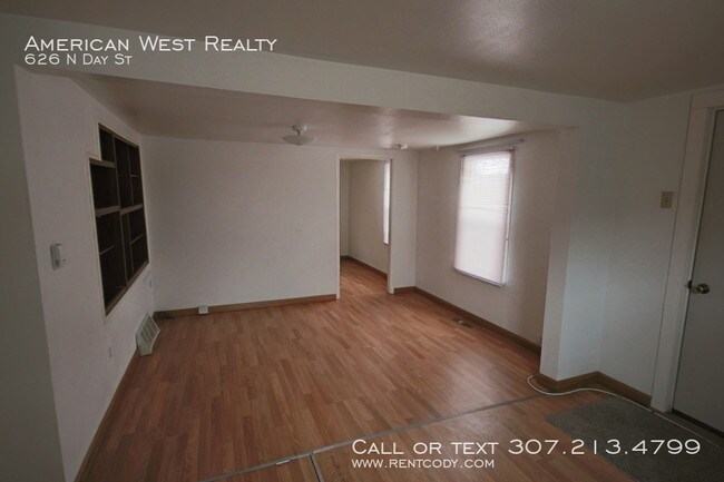 Building Photo - 2bed/1bath home