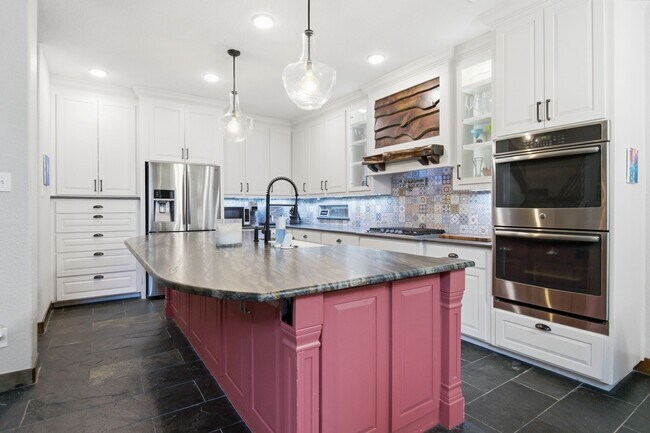 Foto del edificio - 6203 Cash Oaks Dr