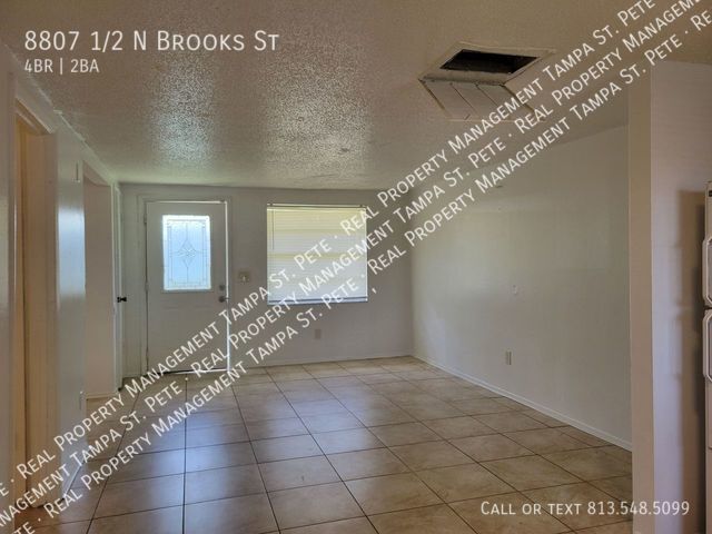 Building Photo - SECTION 8 PREFERED