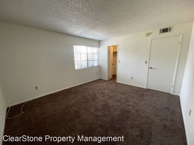 Foto del edificio - 1 br, 1 bath House - 15131 Victory Blvd Un...