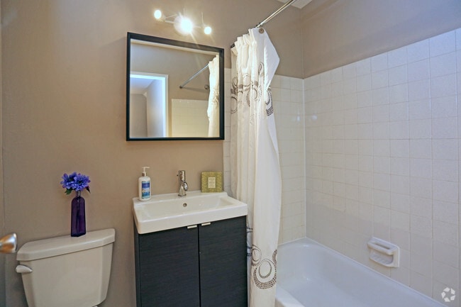 Bathroom - Catherine Street Chase