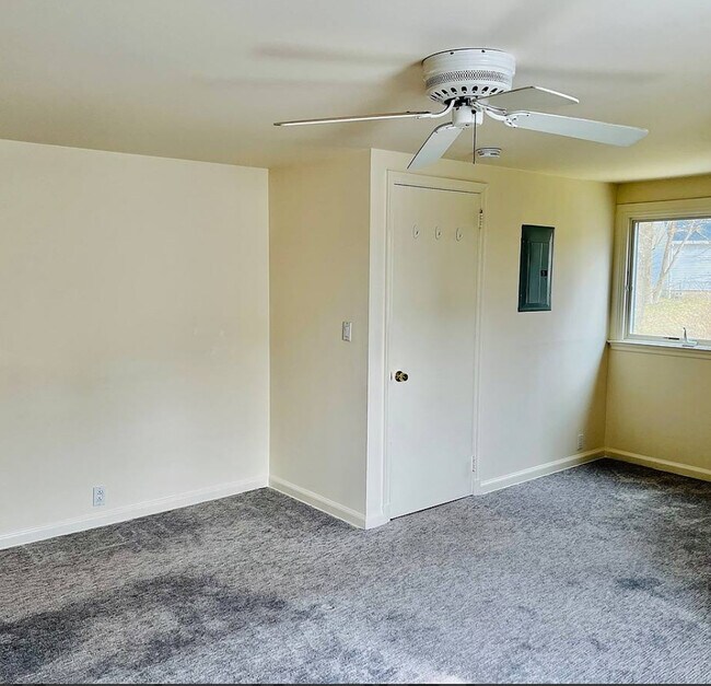 Foto del edificio - 6 Kensico Knoll Pl