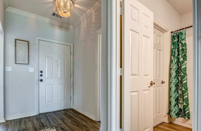 Building Photo - 1916 Signal Ridge Pl