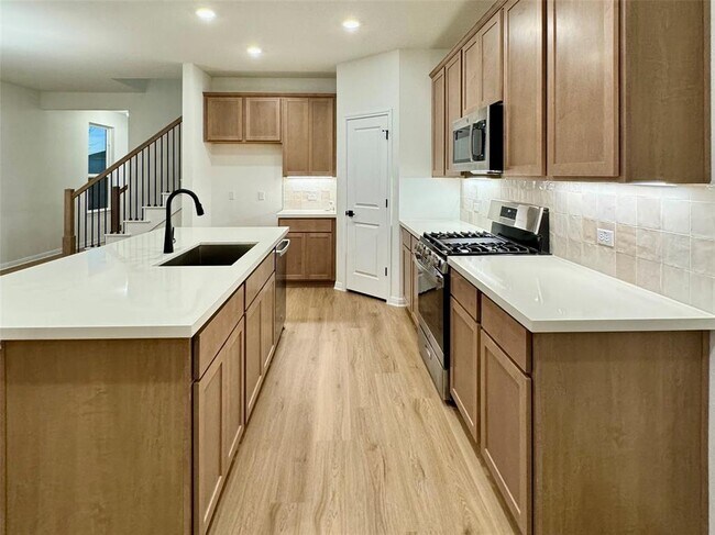 Building Photo - 1640 Bella Dr