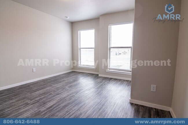 Foto del edificio - 2127 N Texas Ave