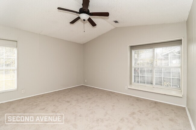 Building Photo - 127 Woodhill St