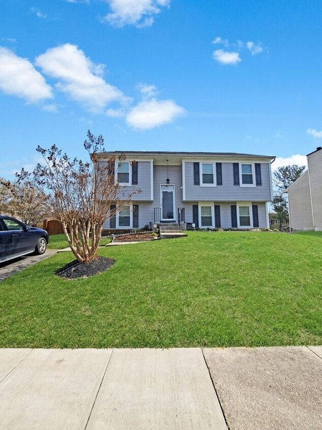 Coming Soon. Spacious 2 Level SFH in Bowie... House for Rent in Bowie, MD