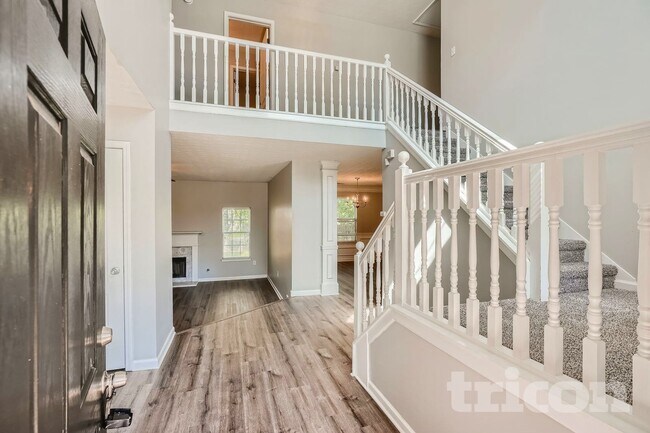 Foto del edificio - 552 Howell Dr