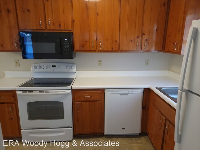 Building Photo - 3 br, 2.5 bath House - 6147 Winding Hills Dr