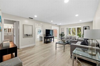 Building Photo - 428 Meadowlark Ln