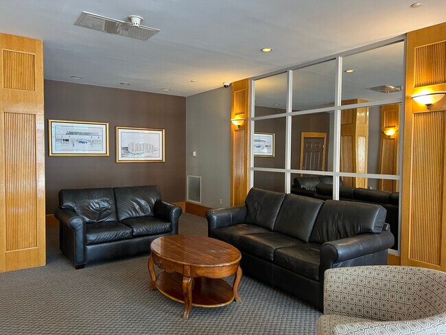 Building Photo - 30 Chelsea St