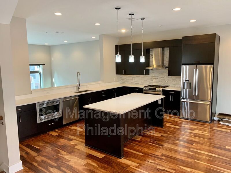 Foto principal - 842 N American St
