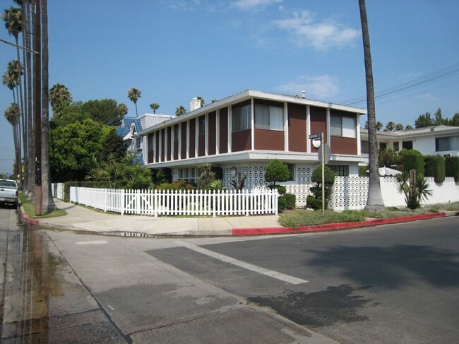 Foto del edificio - 13203 Moorpark St