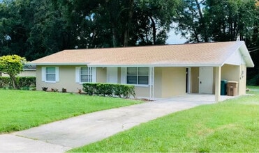 Building Photo - 2810 SW 16th Pl