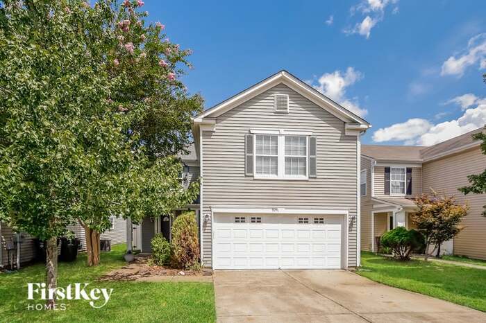 Primary Photo - 919 Littleton Dr