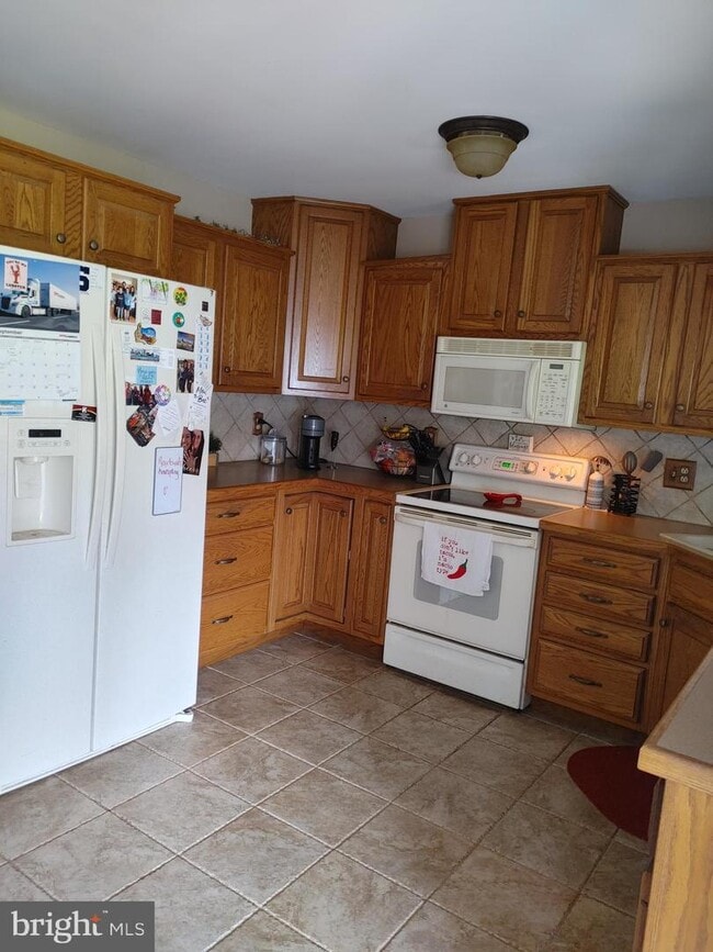 Building Photo - 1519 Spring Garden Dr