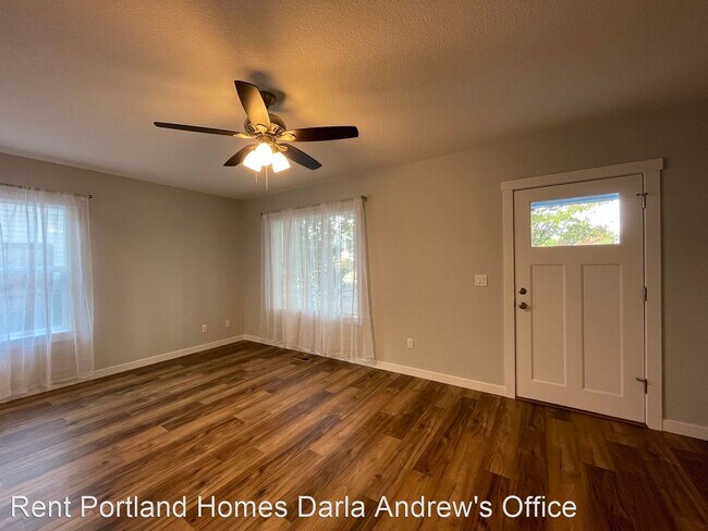 Building Photo - 4 br, 1 bath House - 8502 N. Seward Ave.