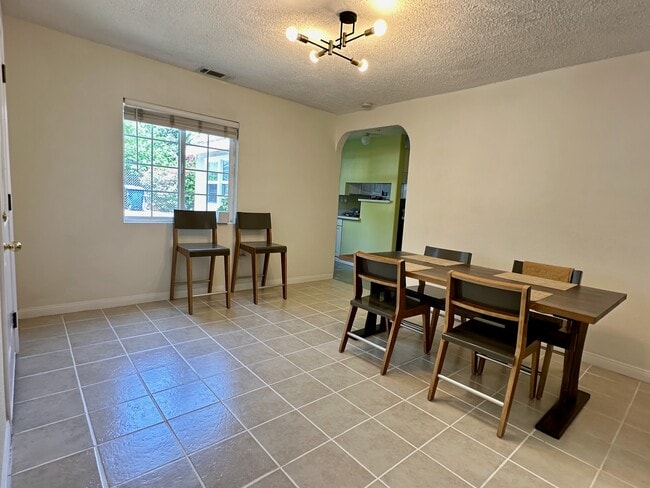 Building Photo - 7755 Mango Ave