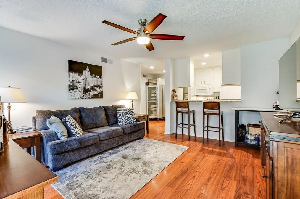 1810 N Garrett Ave Unit 217, Dallas, TX 75206 Condo for Rent in