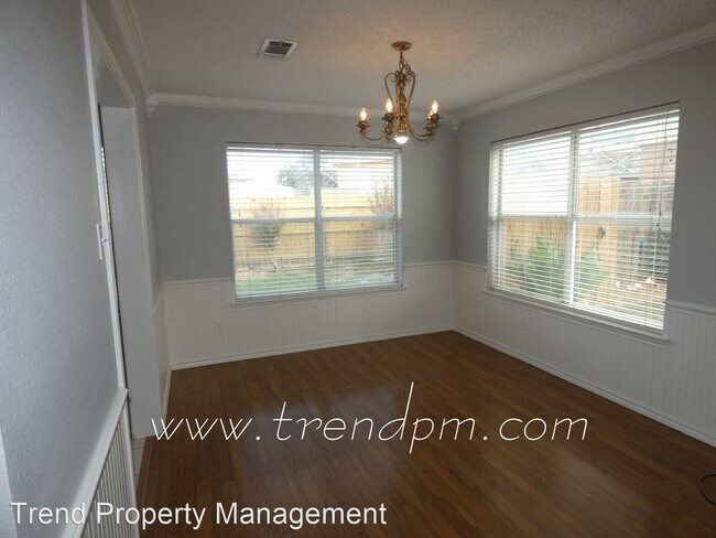 Building Photo - 3 br, 2.5 bath House - 979 Meadow Circle N.