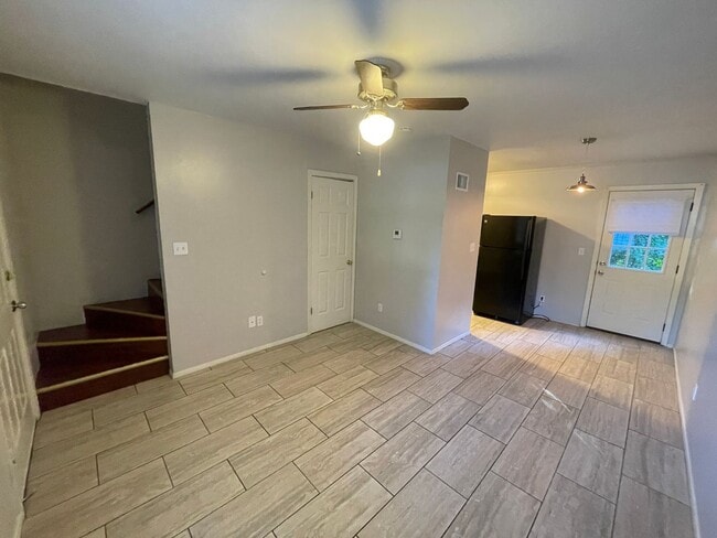 Building Photo - 1309 Access Rd