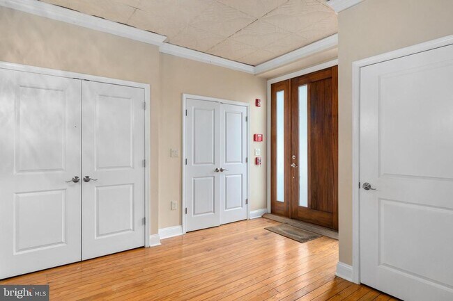 Foto del edificio - 309 E Girard Ave