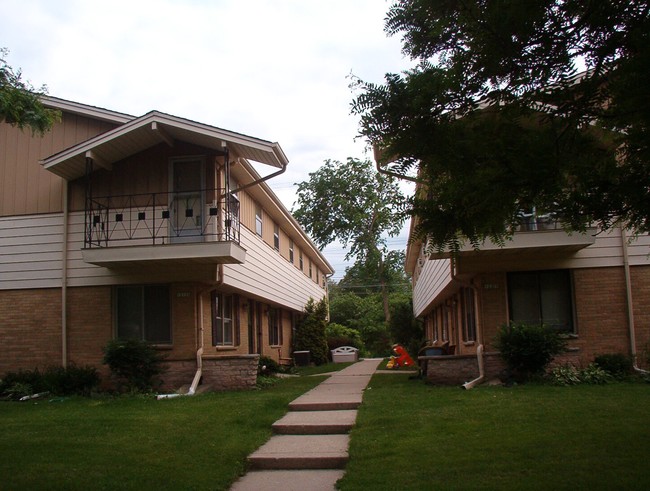 Building Photo - 12135 Dearbourn Ave