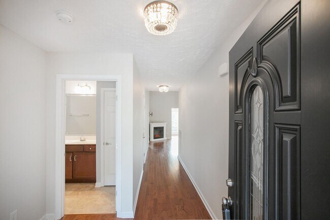 Foto del edificio - Charming Gallatin Townhome!