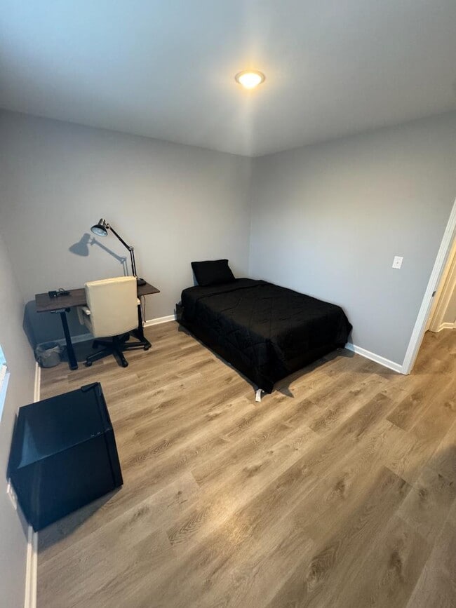 Building Photo - 2611 Carsten Ave