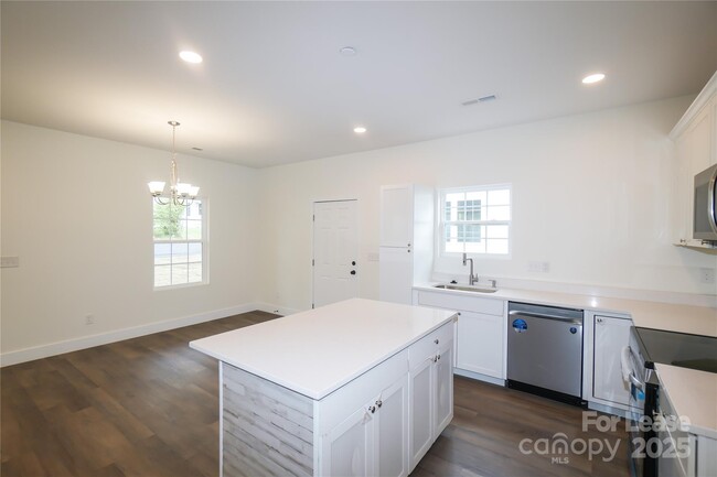 Foto del edificio - 1709 N Clay St