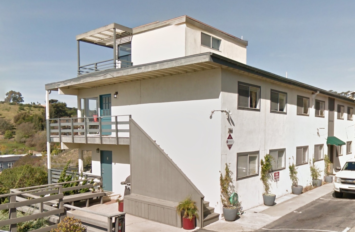 Primary Photo - 2161 Lillie Ave