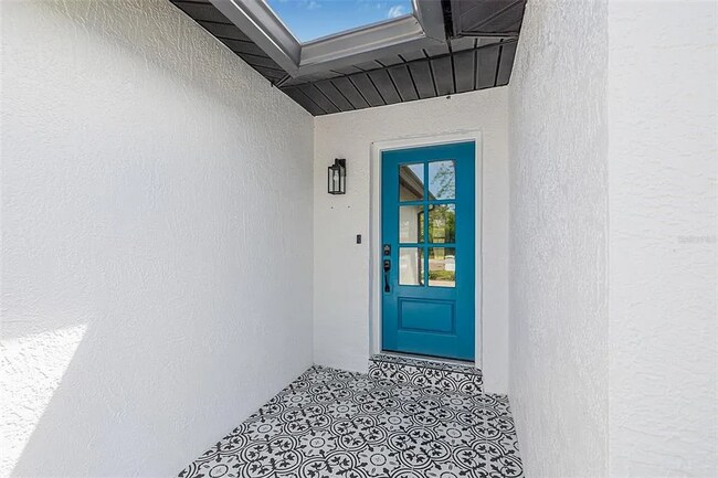 Foto del edificio - Charming 3-Bedroom Home with Large Fenced ...