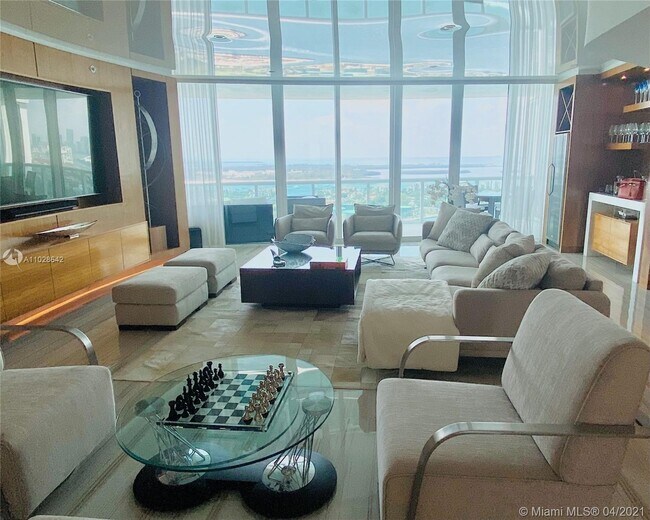 Foto del edificio - 1000 S Pointe Dr