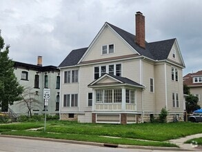 Building Photo - 42 N Park Ave