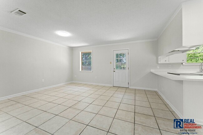 Foto del edificio - House: Kings Hill Subdivision