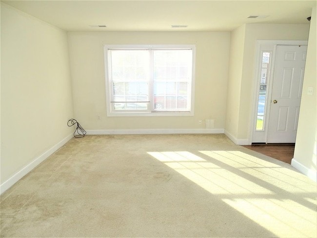 Foto del edificio - 20 Bradford Dr