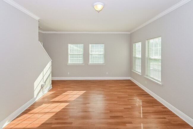Building Photo - Adorable 3 Bedroom in Birmingham