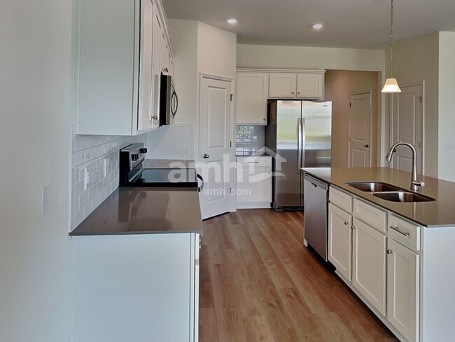 Building Photo - 1085 Heavenly Dr