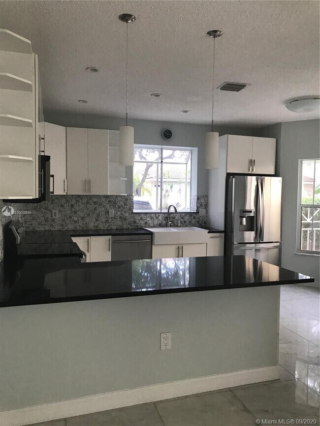 Foto del edificio - 1534 Weeping Willow Way
